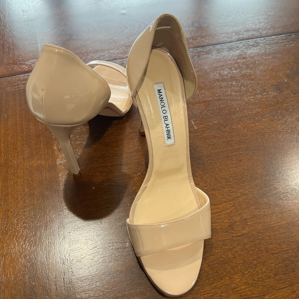 Brand New Nude Manolo Blahnik peep toes